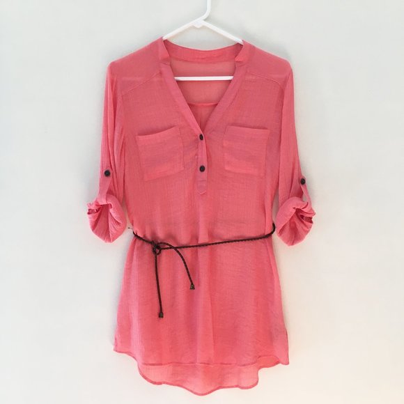 Tops - Coral V-neck 3/4 sleeve blouse with leather belt.